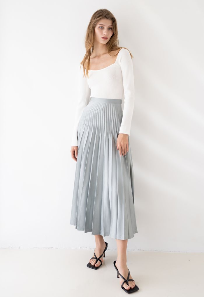 High-Waisted Full Pleated Maxi Skirt in Mint