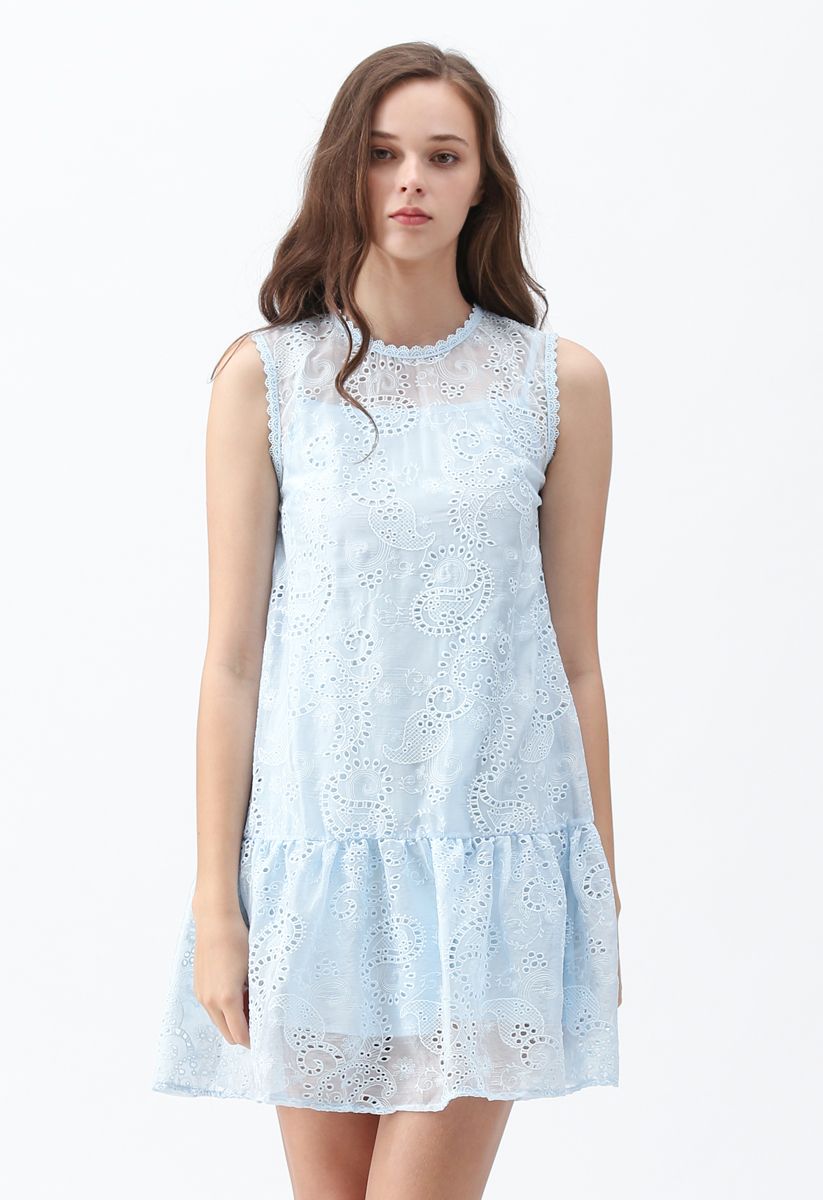 Windy Day Embroidered Sleeveless Dress in Blue 