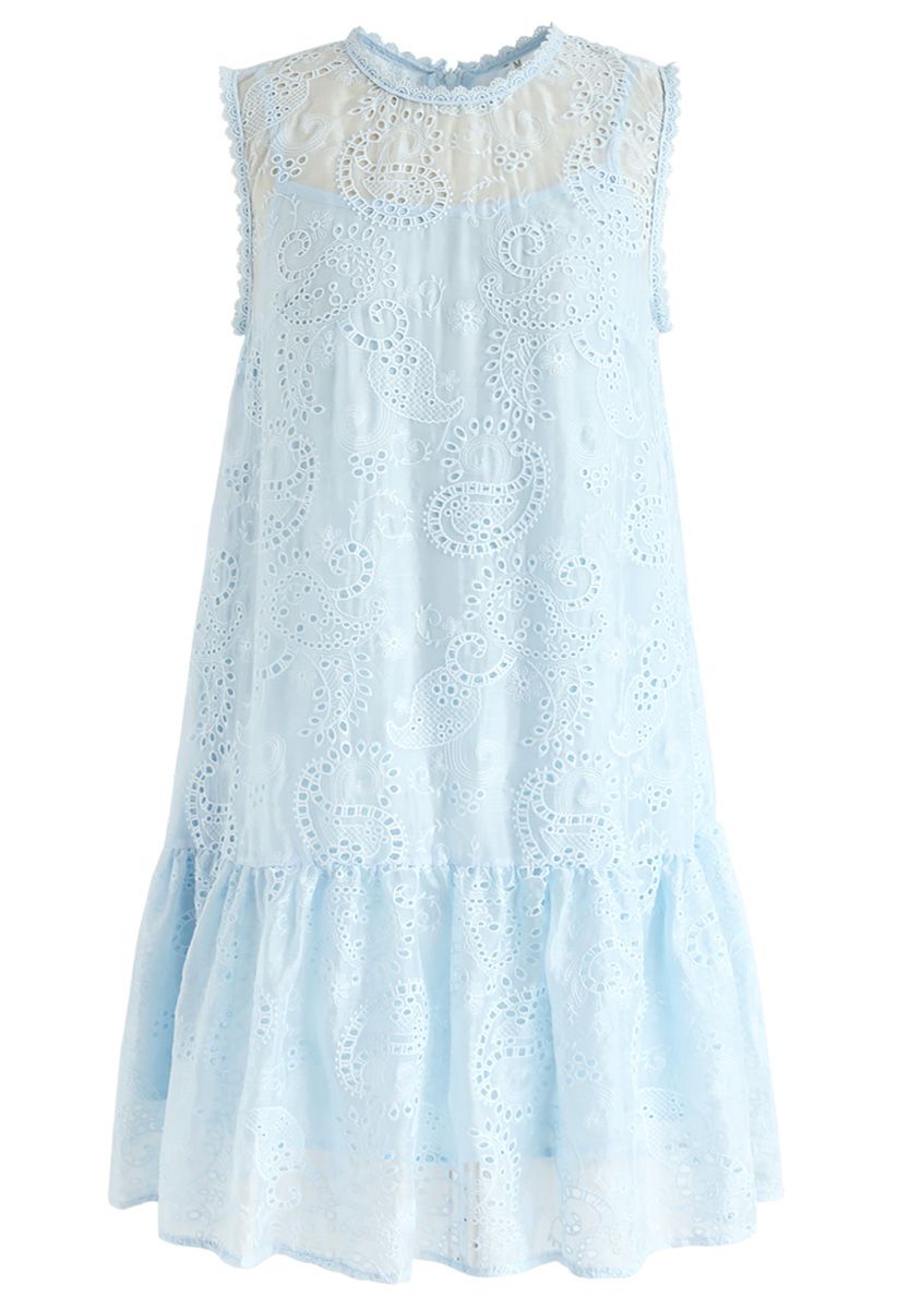Windy Day Embroidered Sleeveless Dress in Blue 