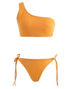 Conjunto de bikini de talle bajo con lazo lateral de un hombro en mostaza
